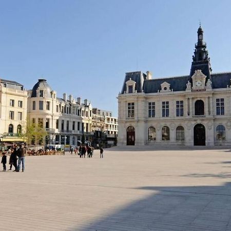 Appartement En Face De La Gare - Centre Ville ปัวติเยร์ ภายนอก รูปภาพ